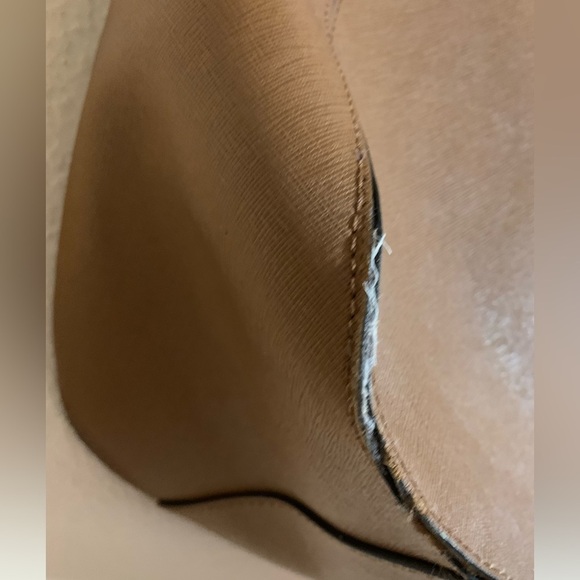 MICHAEL KORS TOTE - Picture 10 of 16